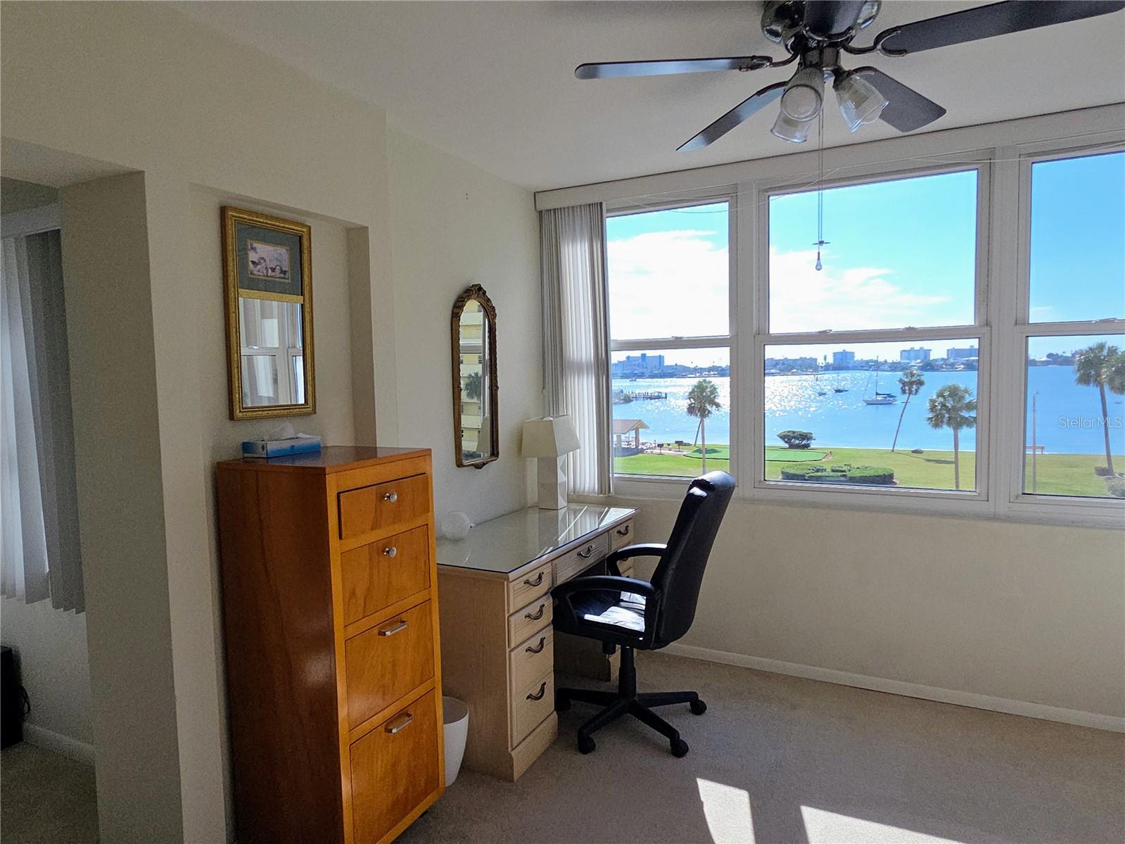 Image 15 of 29 For 4550 Cove Circle 404