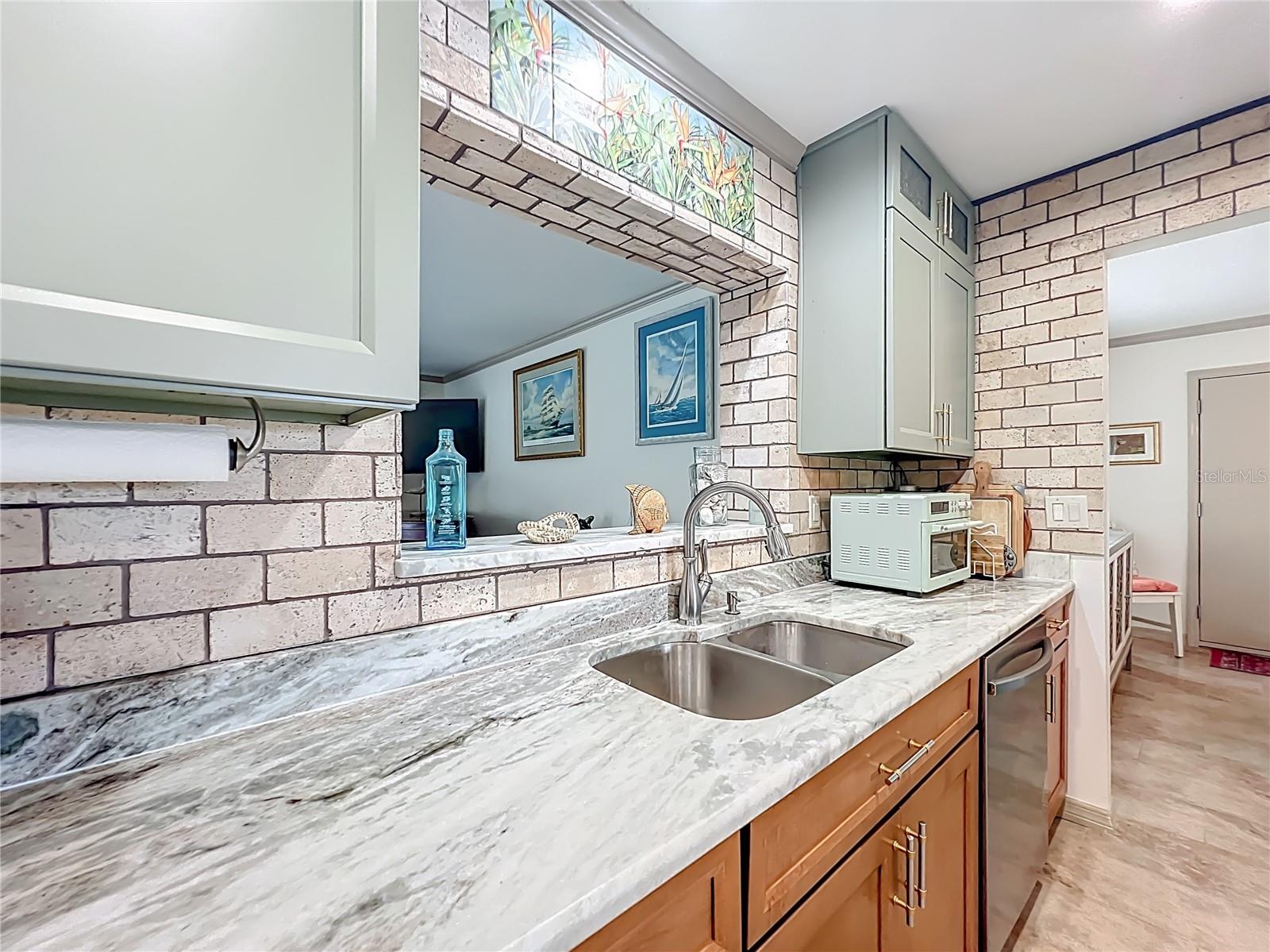 Listing photo id 22 for 2160 Watersedge Drive