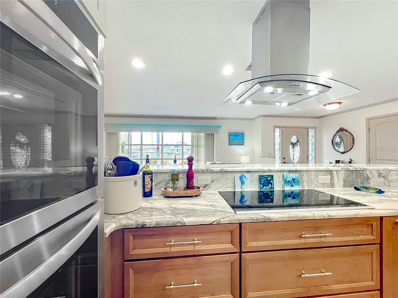 Listing photo id 23 for 2160 Watersedge Drive