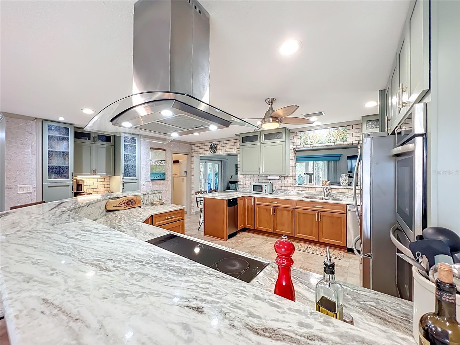 Listing photo id 28 for 2160 Watersedge Drive