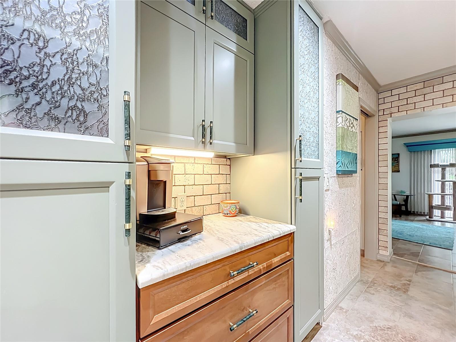 Listing photo id 29 for 2160 Watersedge Drive