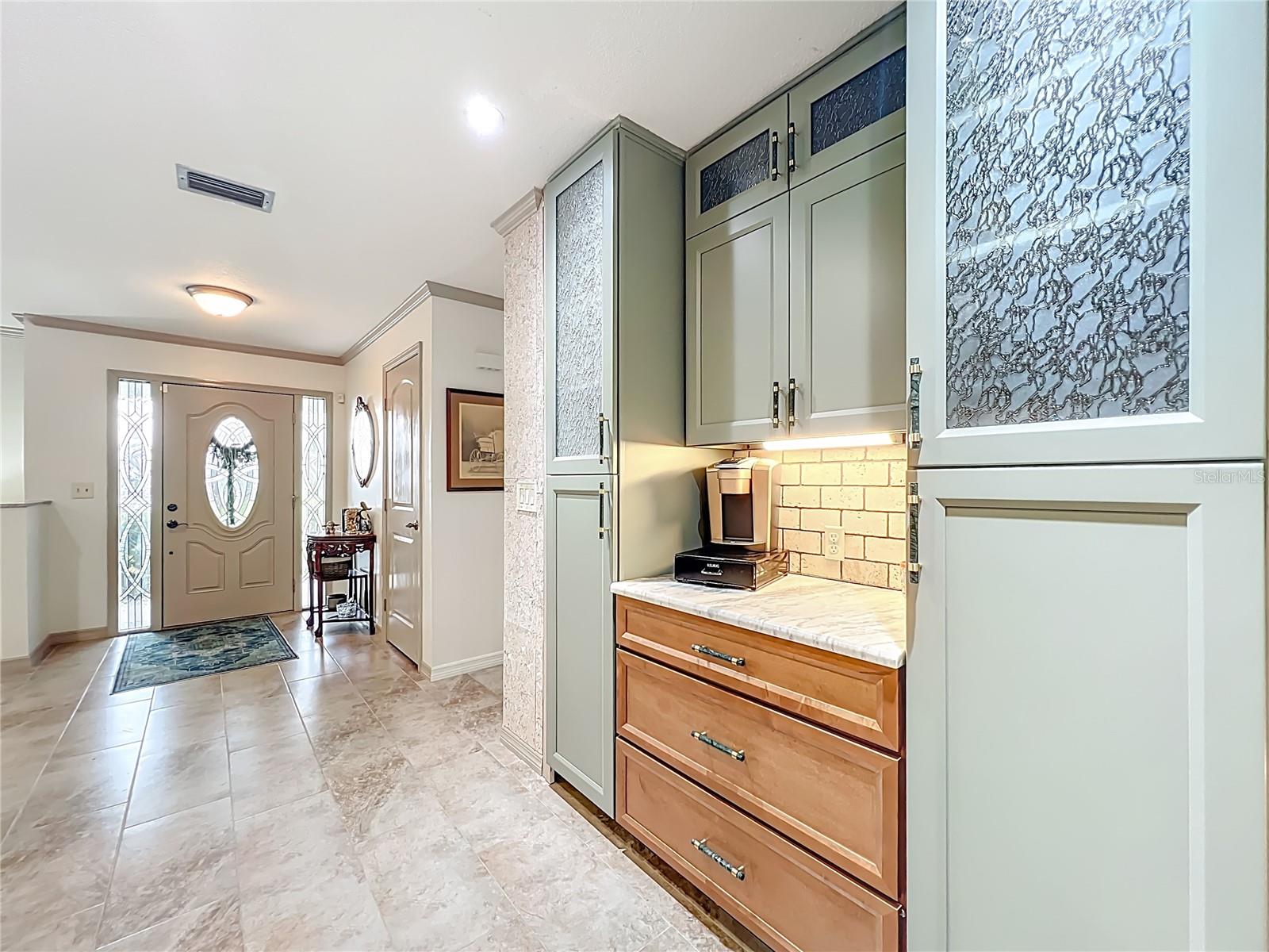 Listing photo id 30 for 2160 Watersedge Drive