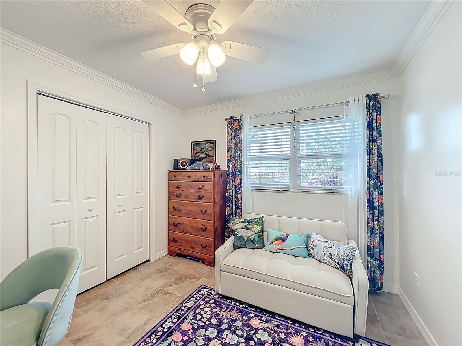 Listing photo id 36 for 2160 Watersedge Drive