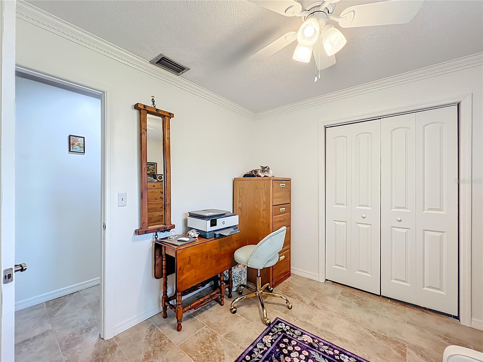 Listing photo id 37 for 2160 Watersedge Drive