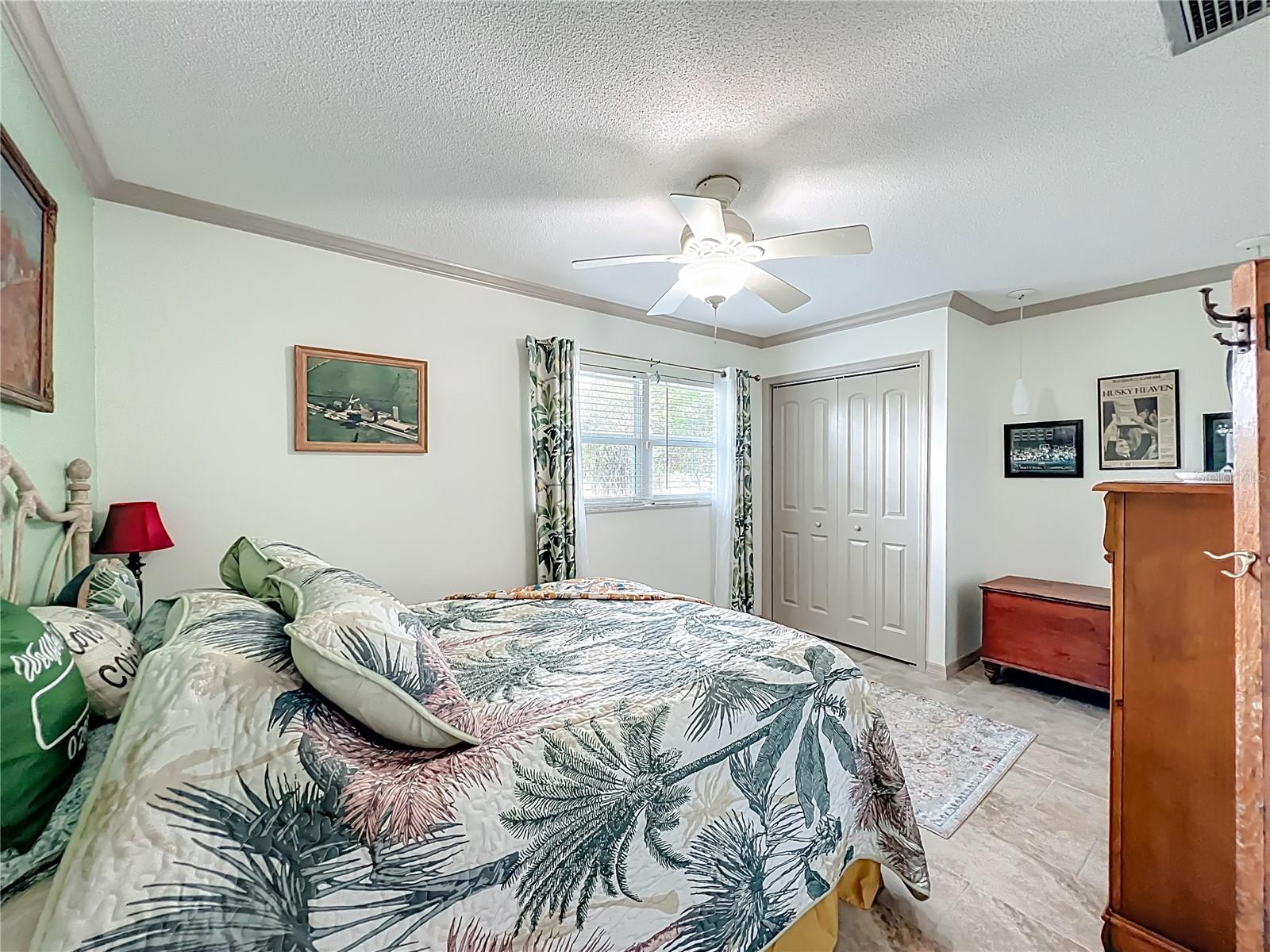 Listing photo id 39 for 2160 Watersedge Drive