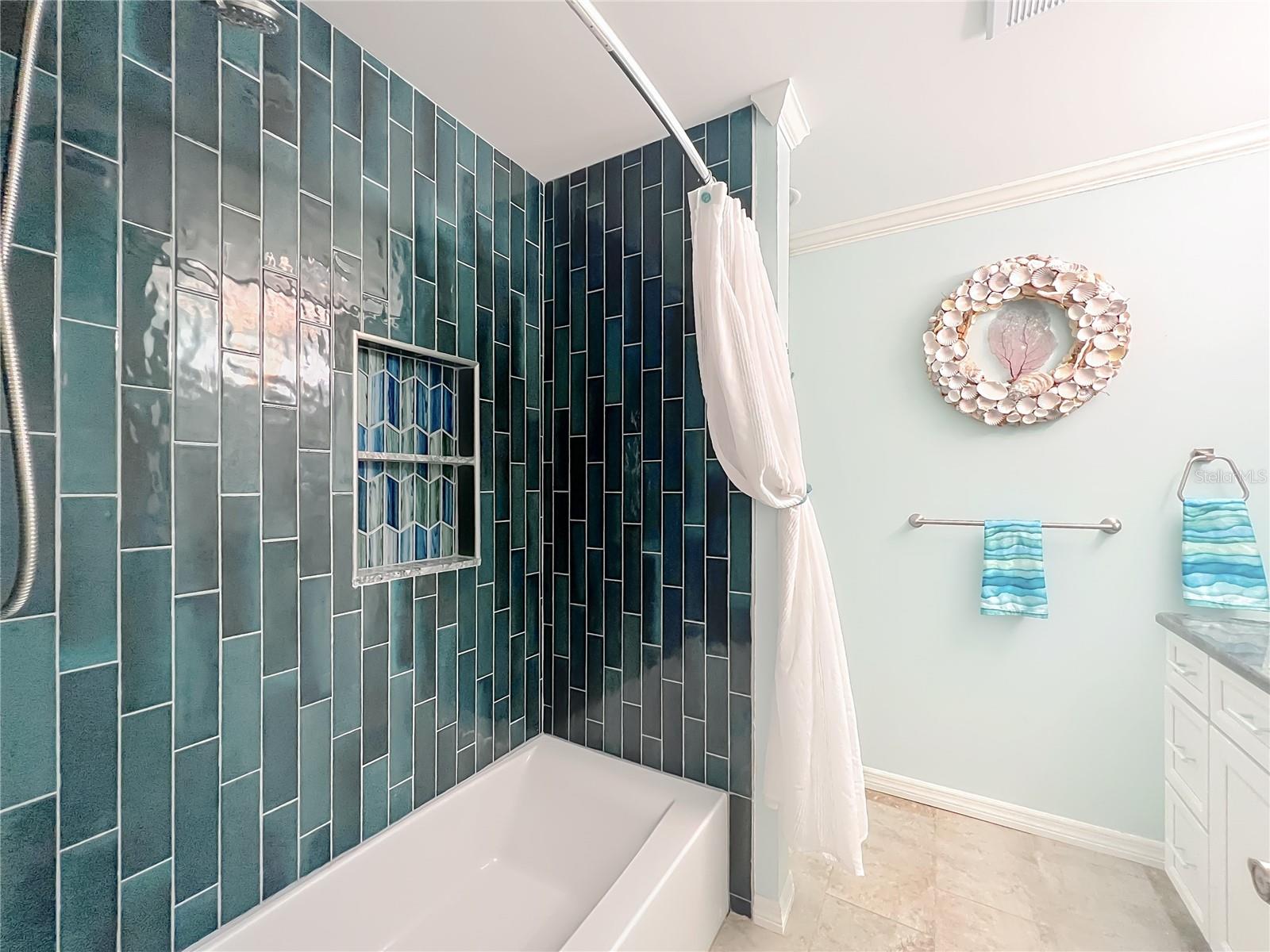 Listing photo id 42 for 2160 Watersedge Drive