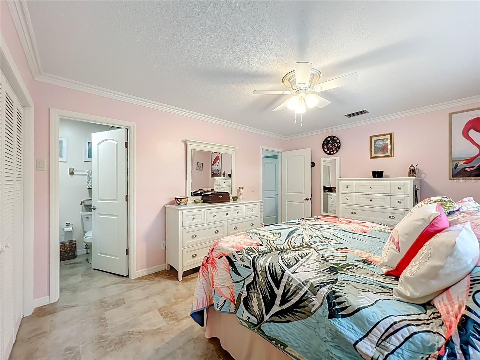 Listing photo id 47 for 2160 Watersedge Drive