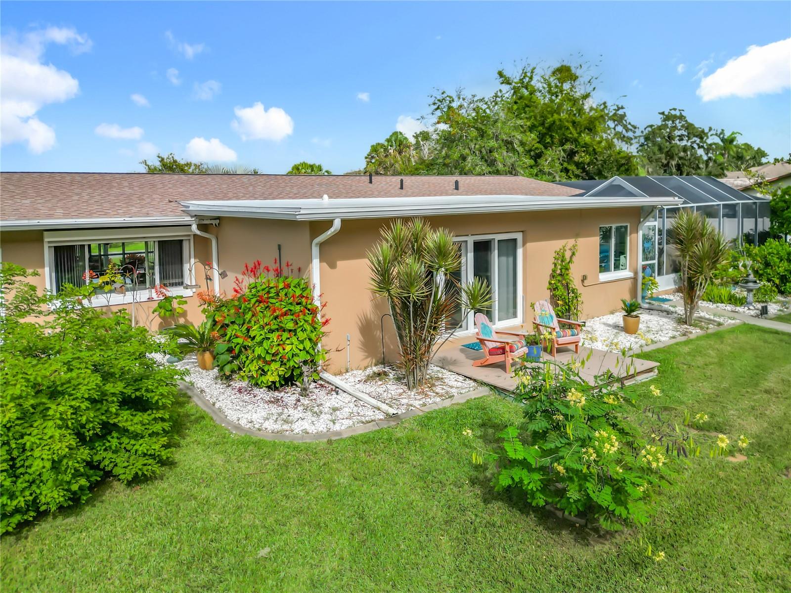 Listing photo id 62 for 2160 Watersedge Drive