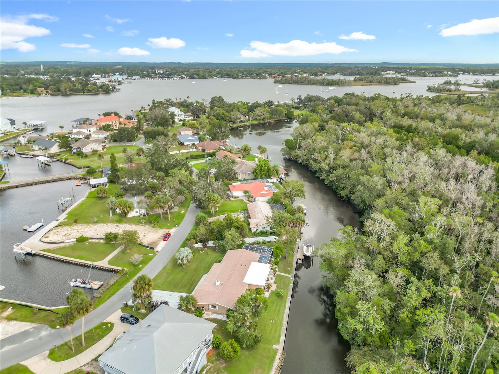 Listing photo id 68 for 2160 Watersedge Drive