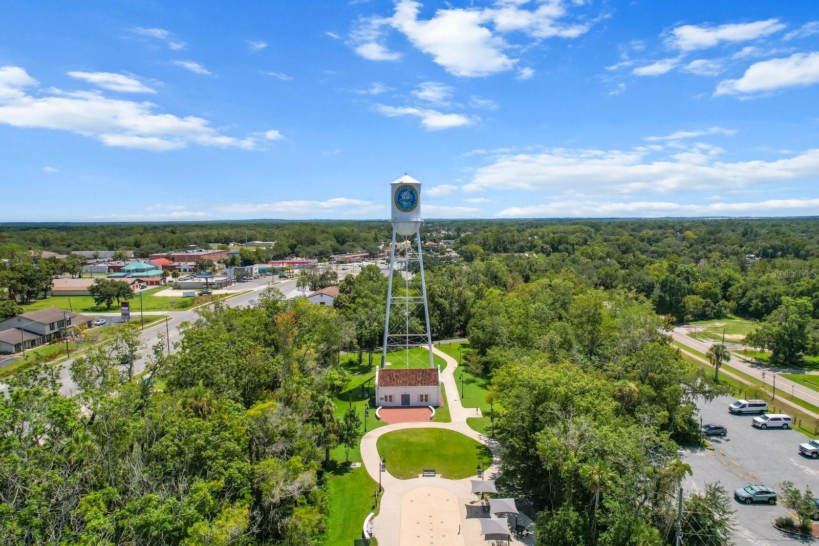 Listing photo id 75 for 2160 Watersedge Drive