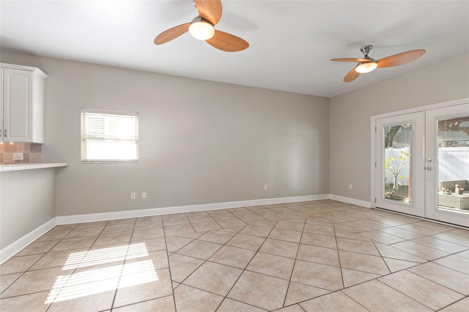 Listing photo id 12 for 3804 Arlington Avenue