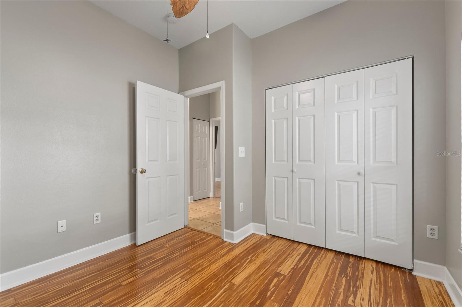 Listing photo id 22 for 3804 Arlington Avenue