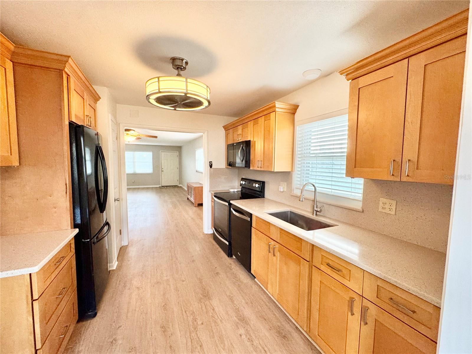 Image 10 of 33 For 5725 12th Avenue N 201d