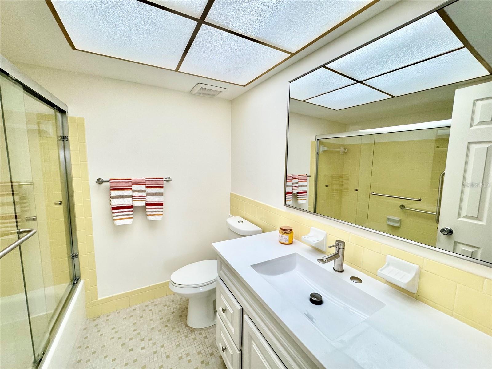 Image 17 of 33 For 5725 12th Avenue N 201d