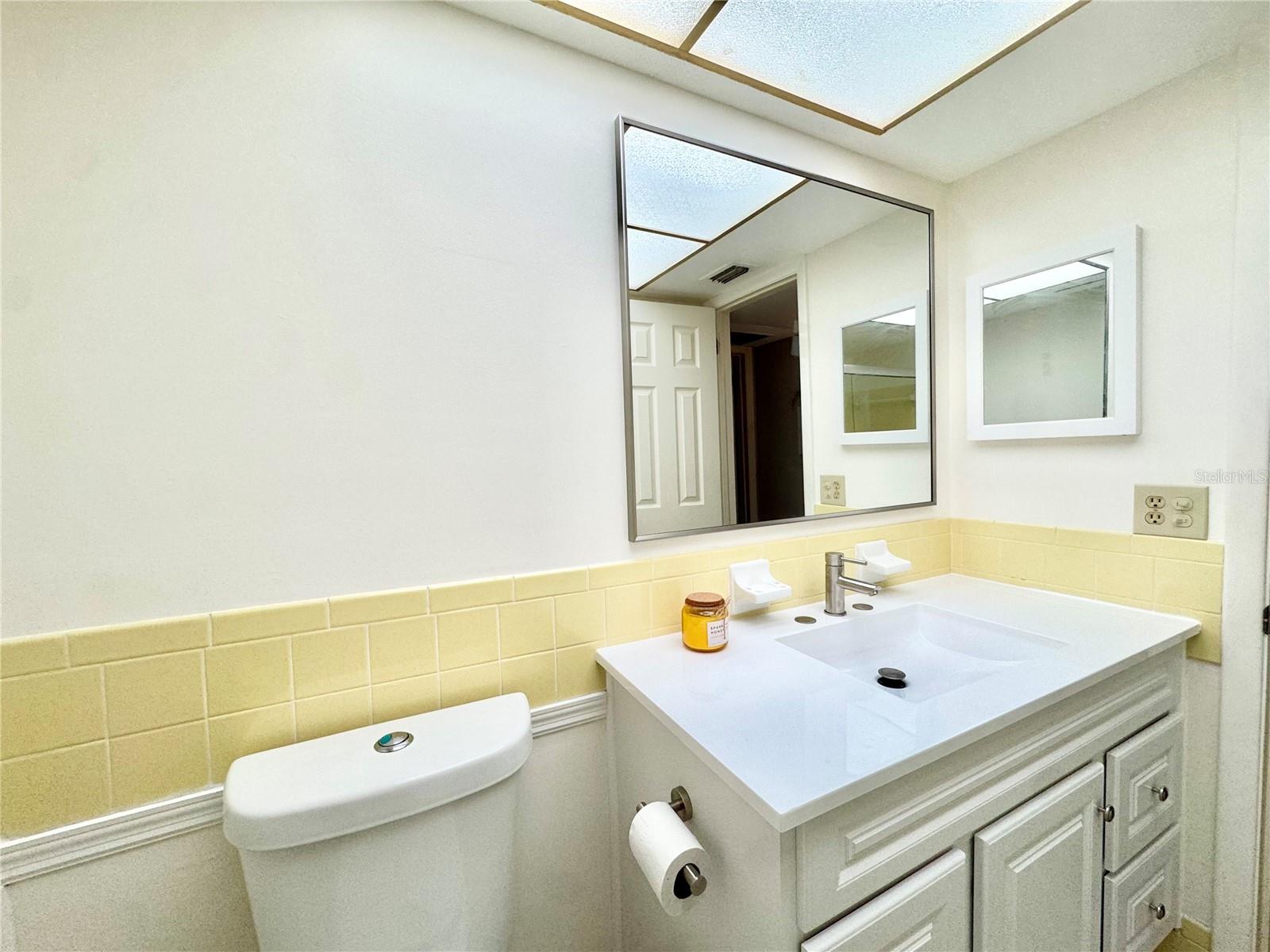 Image 18 of 33 For 5725 12th Avenue N 201d