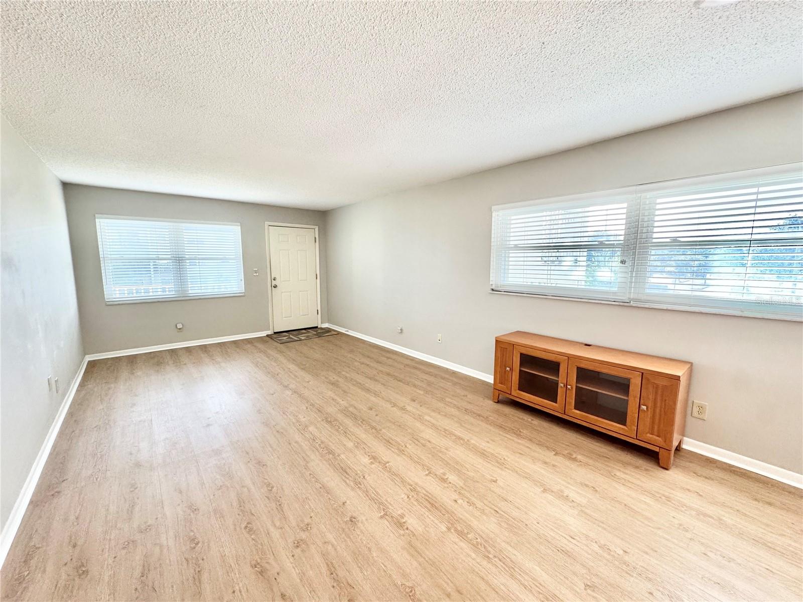 Image 7 of 33 For 5725 12th Avenue N 201d