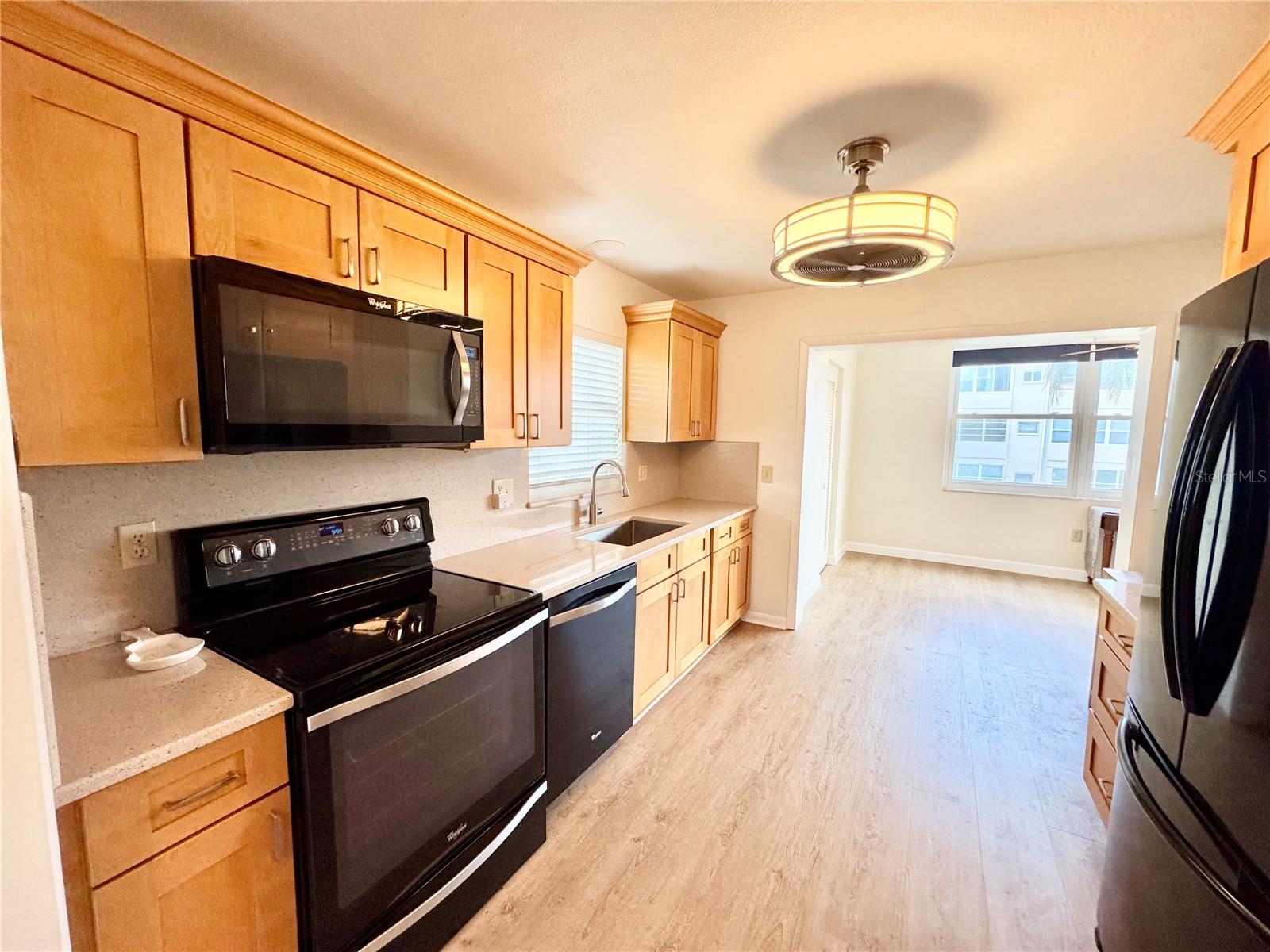 Image 8 of 33 For 5725 12th Avenue N 201d