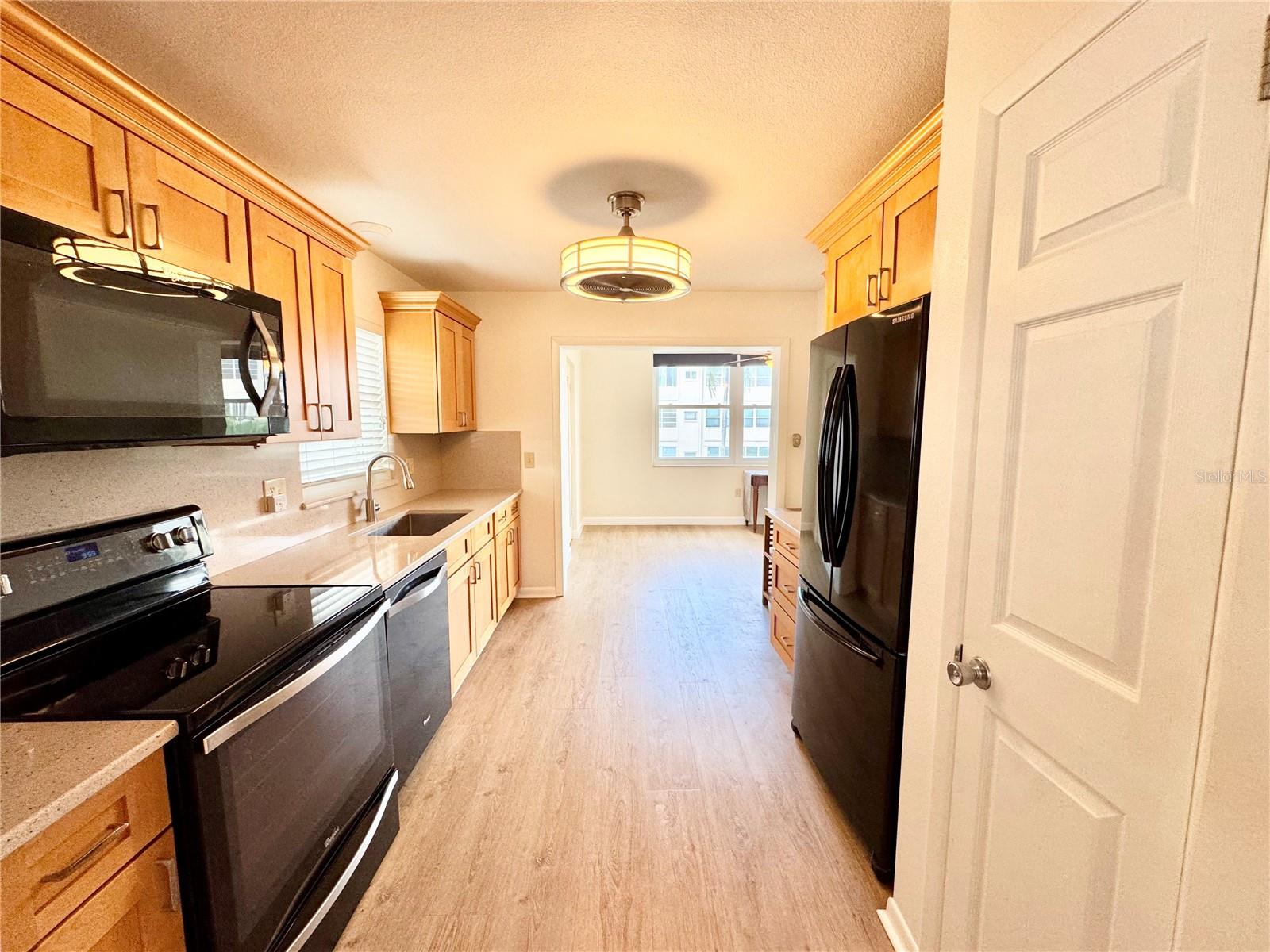 Image 9 of 33 For 5725 12th Avenue N 201d