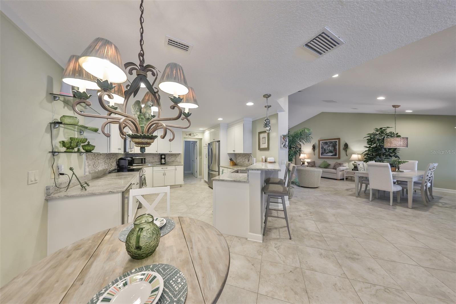 Image 23 of 59 For 1928 View Drive