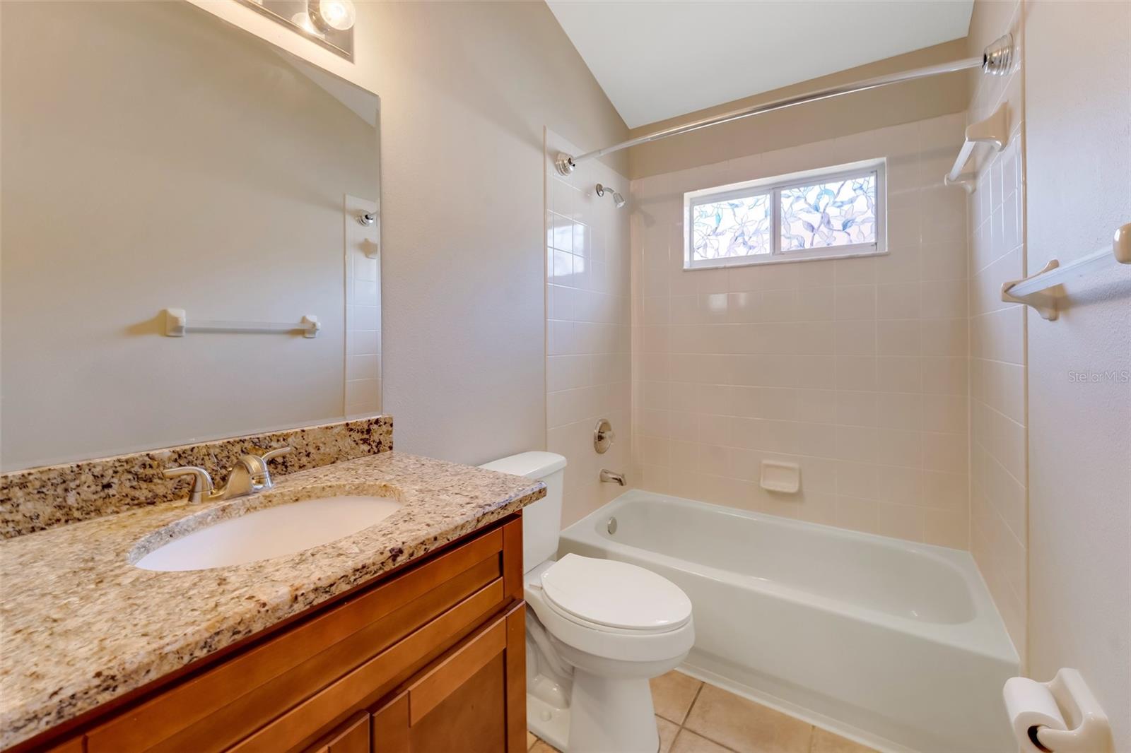 Listing photo id 13 for 1442 Lake Shore Ranch Drive