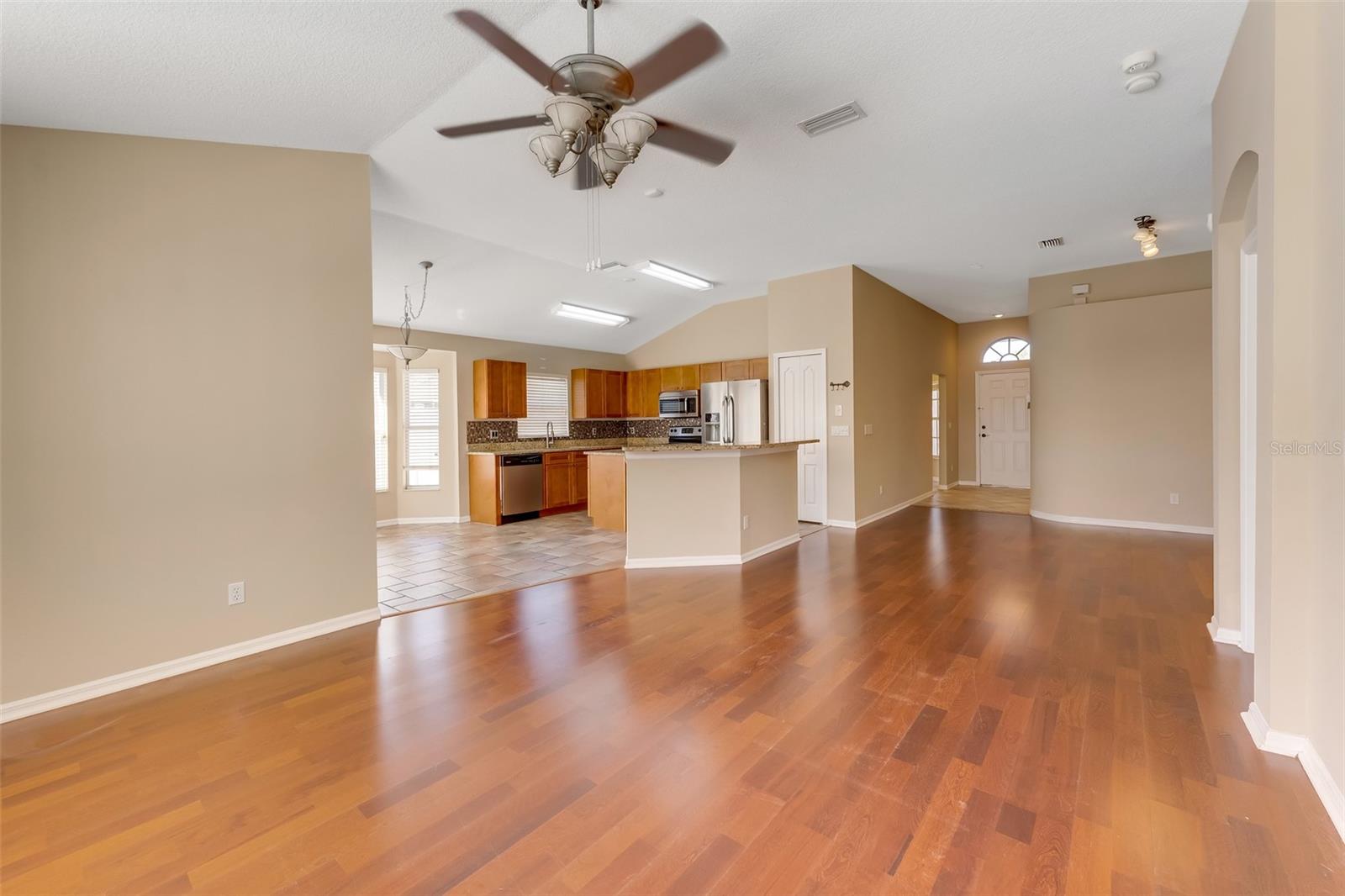 Listing photo id 17 for 1442 Lake Shore Ranch Drive