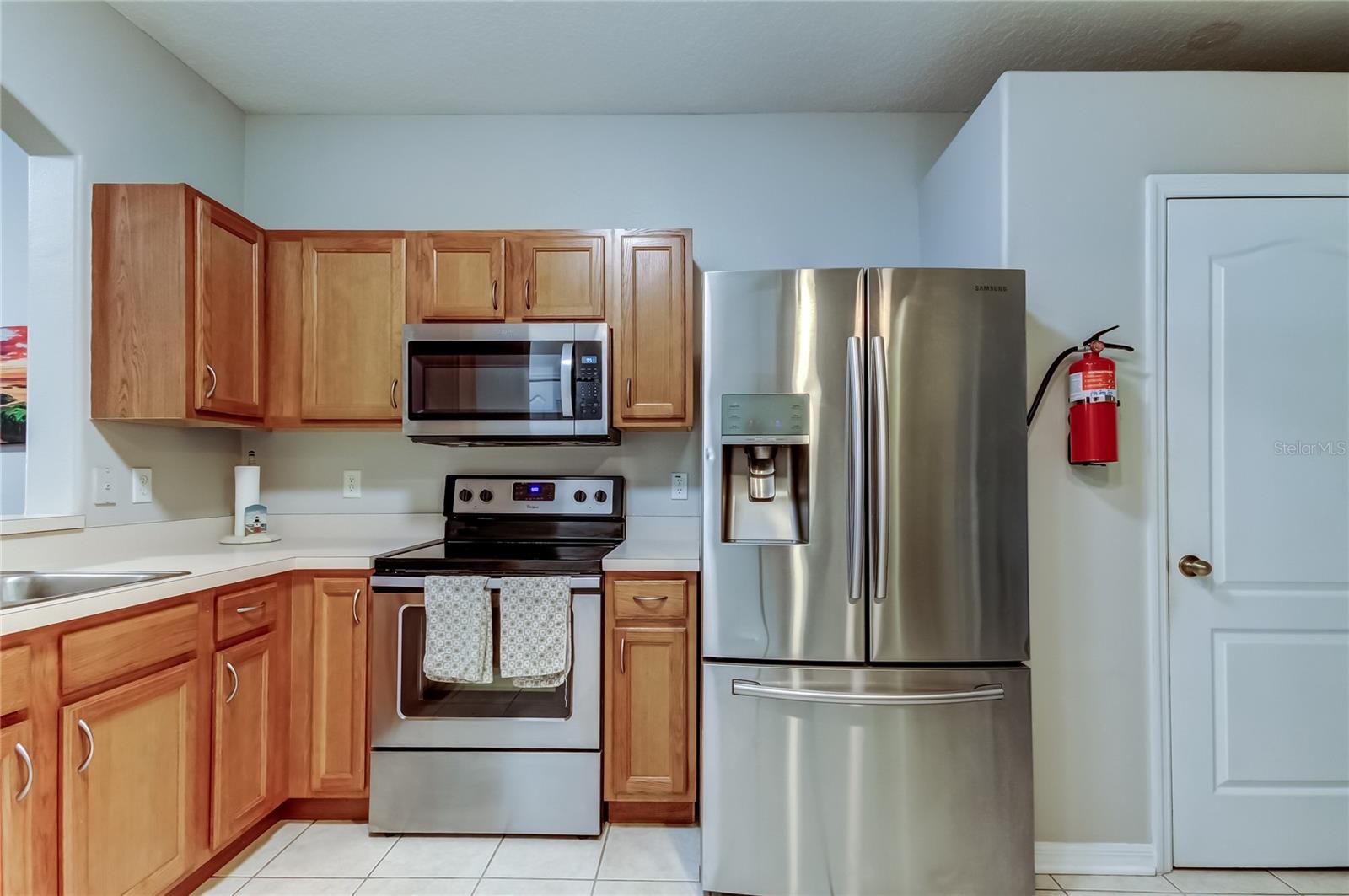 Image 17 of 65 For 1138 Hillhurst Drive