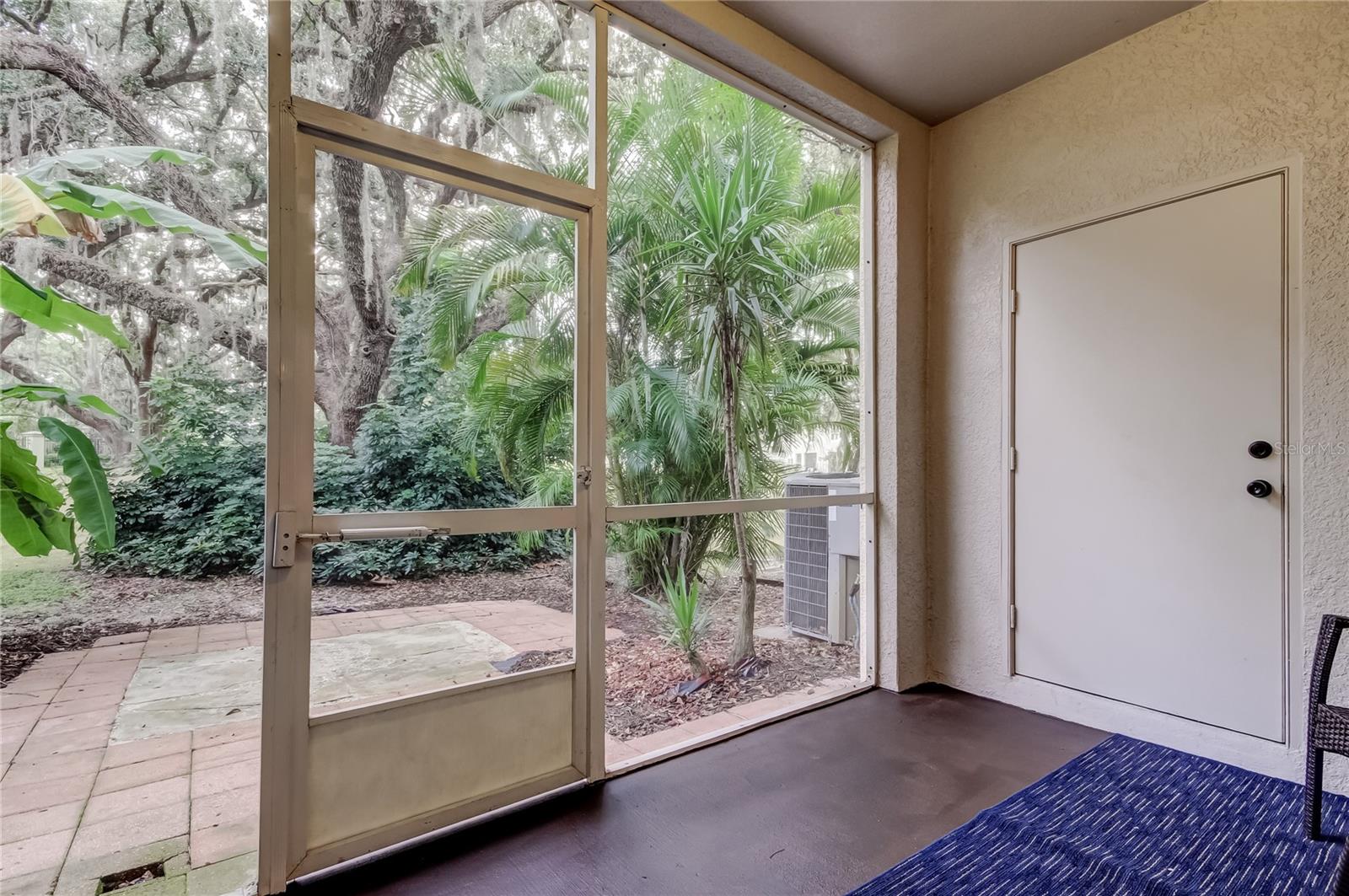 Image 38 of 65 For 1138 Hillhurst Drive