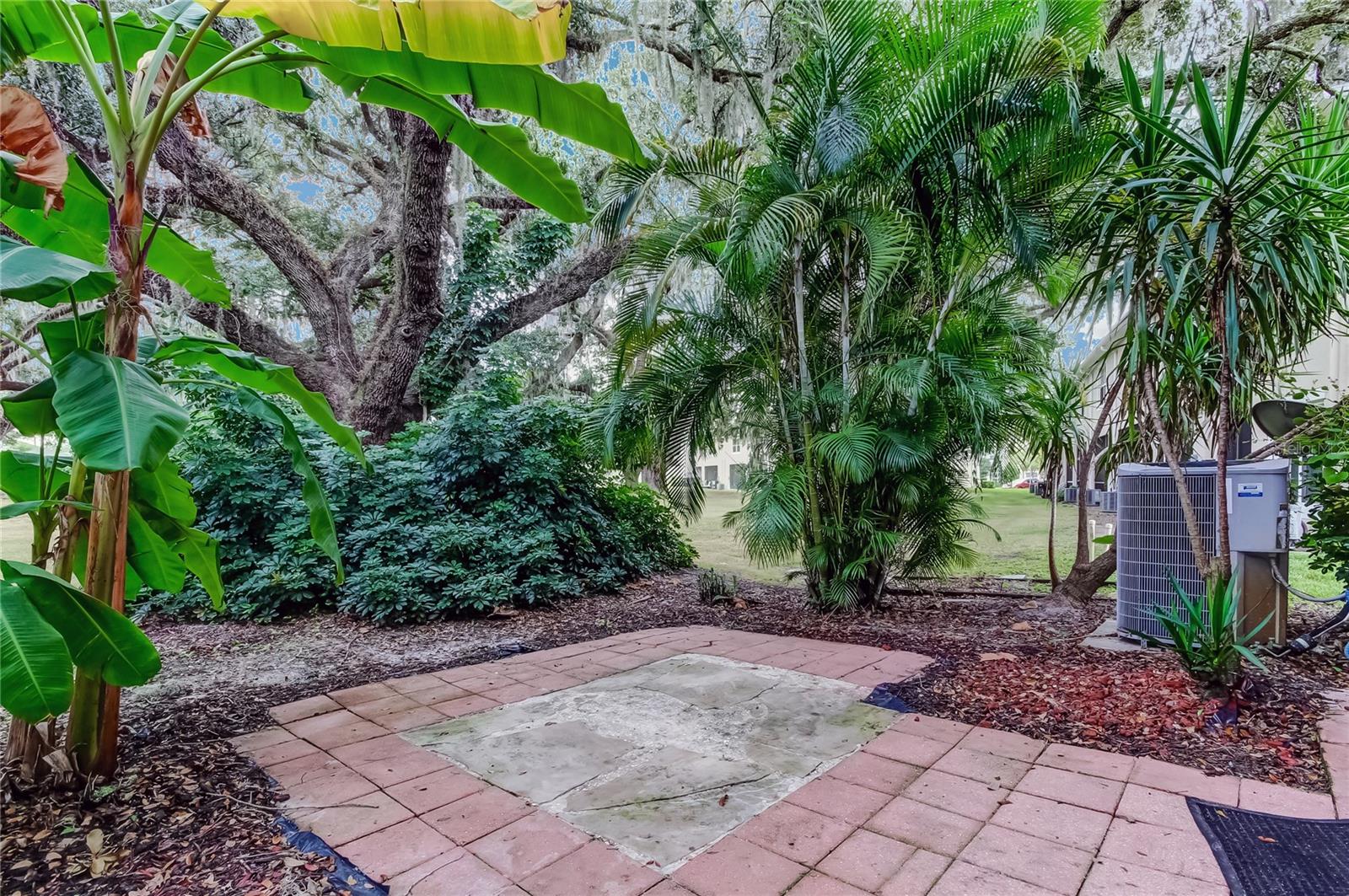 Image 42 of 65 For 1138 Hillhurst Drive