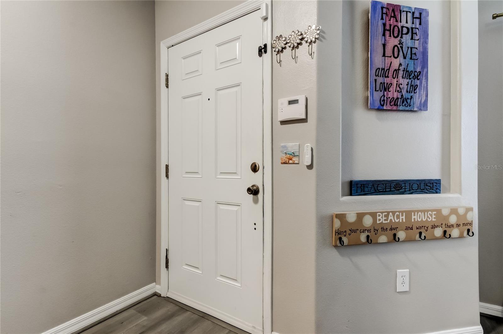 Image 5 of 65 For 1138 Hillhurst Drive