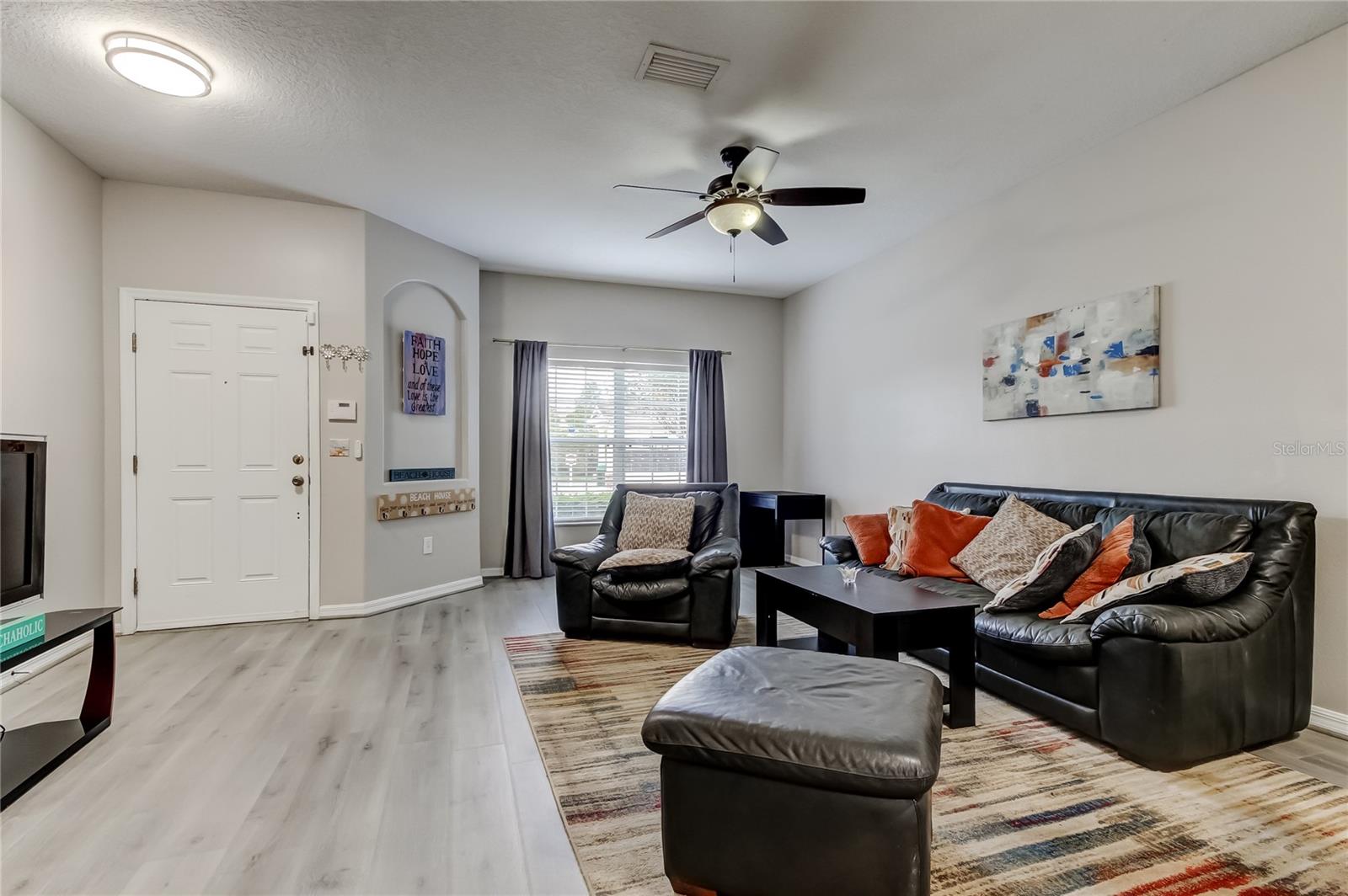 Image 8 of 65 For 1138 Hillhurst Drive