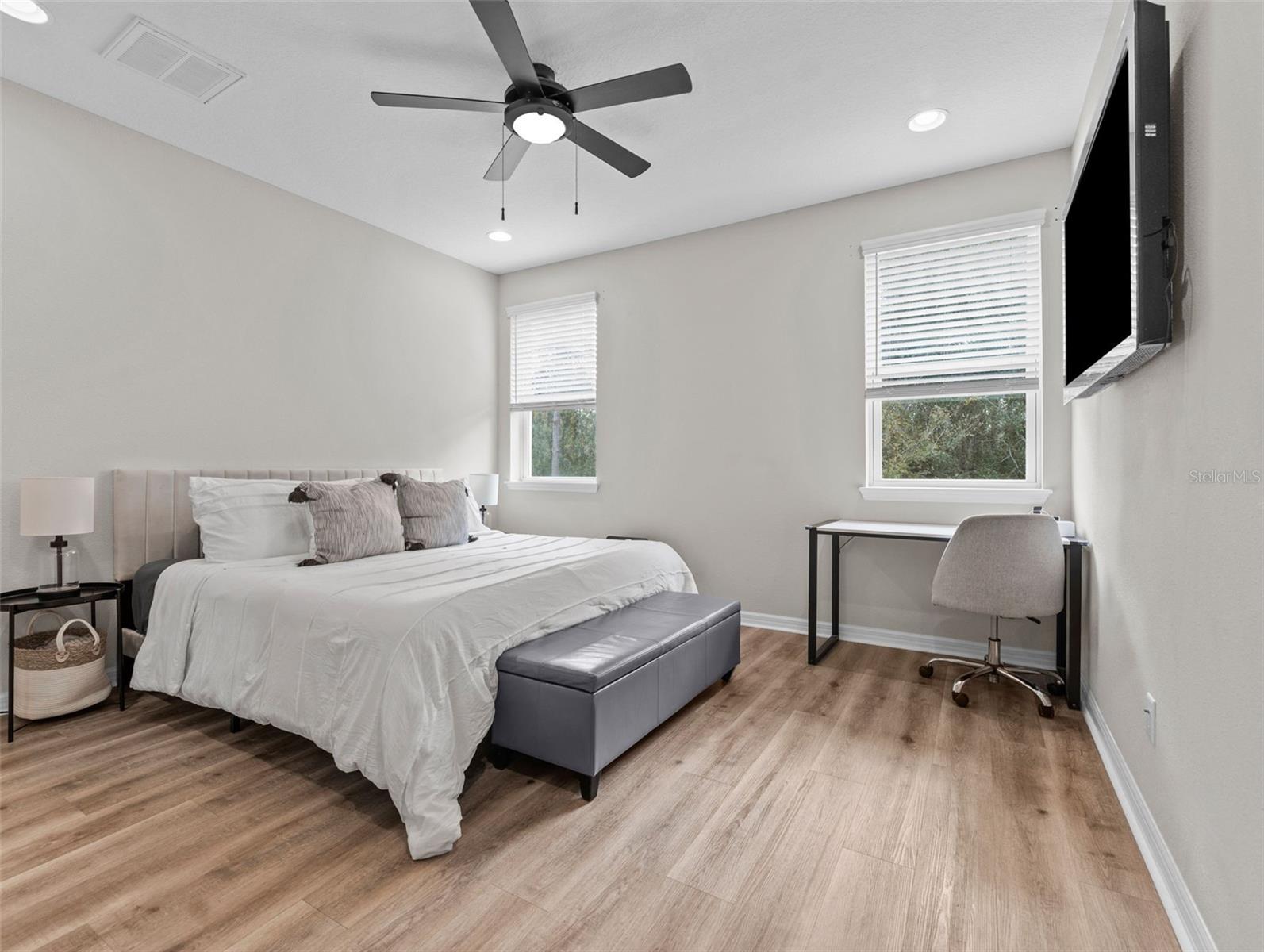 Image 16 of 37 For 26399 Limestone Springs Way