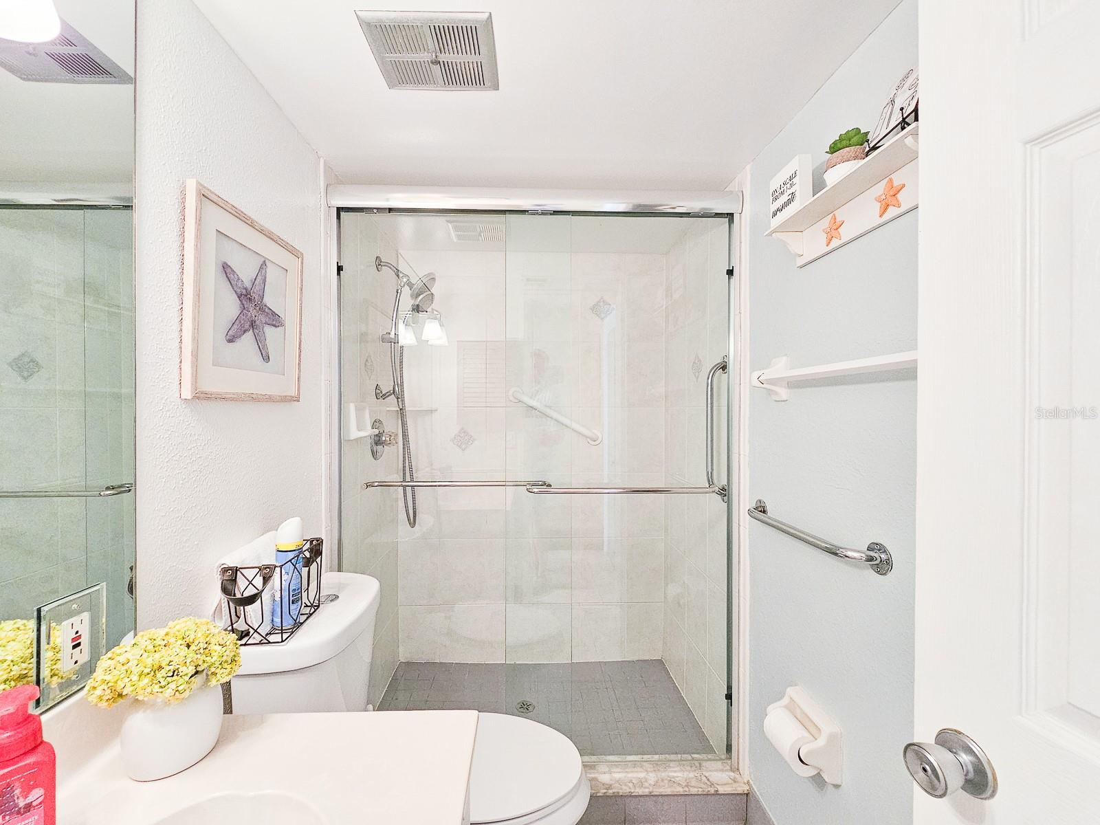 Image 20 of 37 For 3900 Ocean Shore Boulevard 5