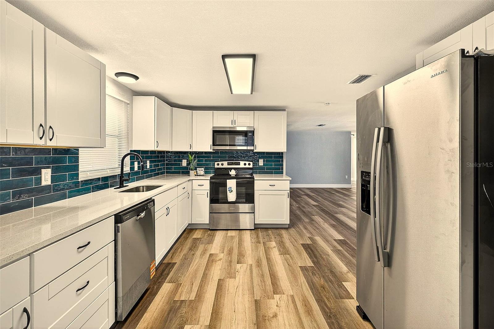 Image 11 of 26 For 11120 Tamarix Avenue