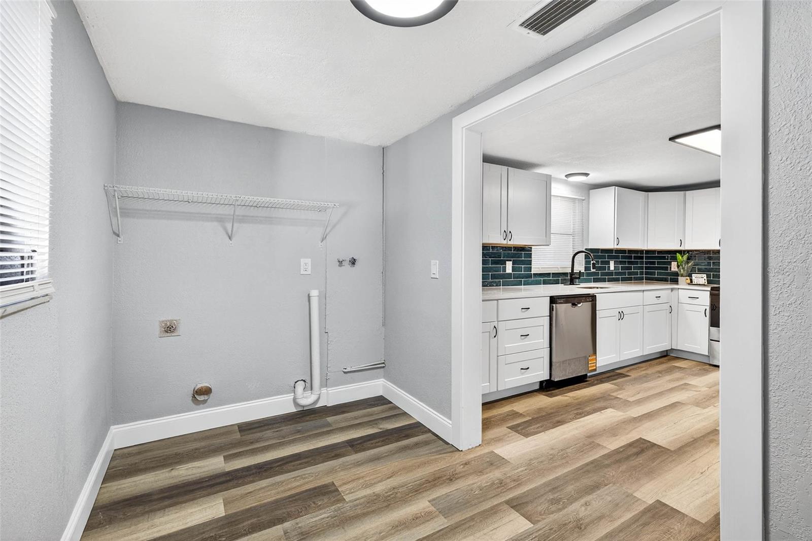 Image 19 of 26 For 11120 Tamarix Avenue