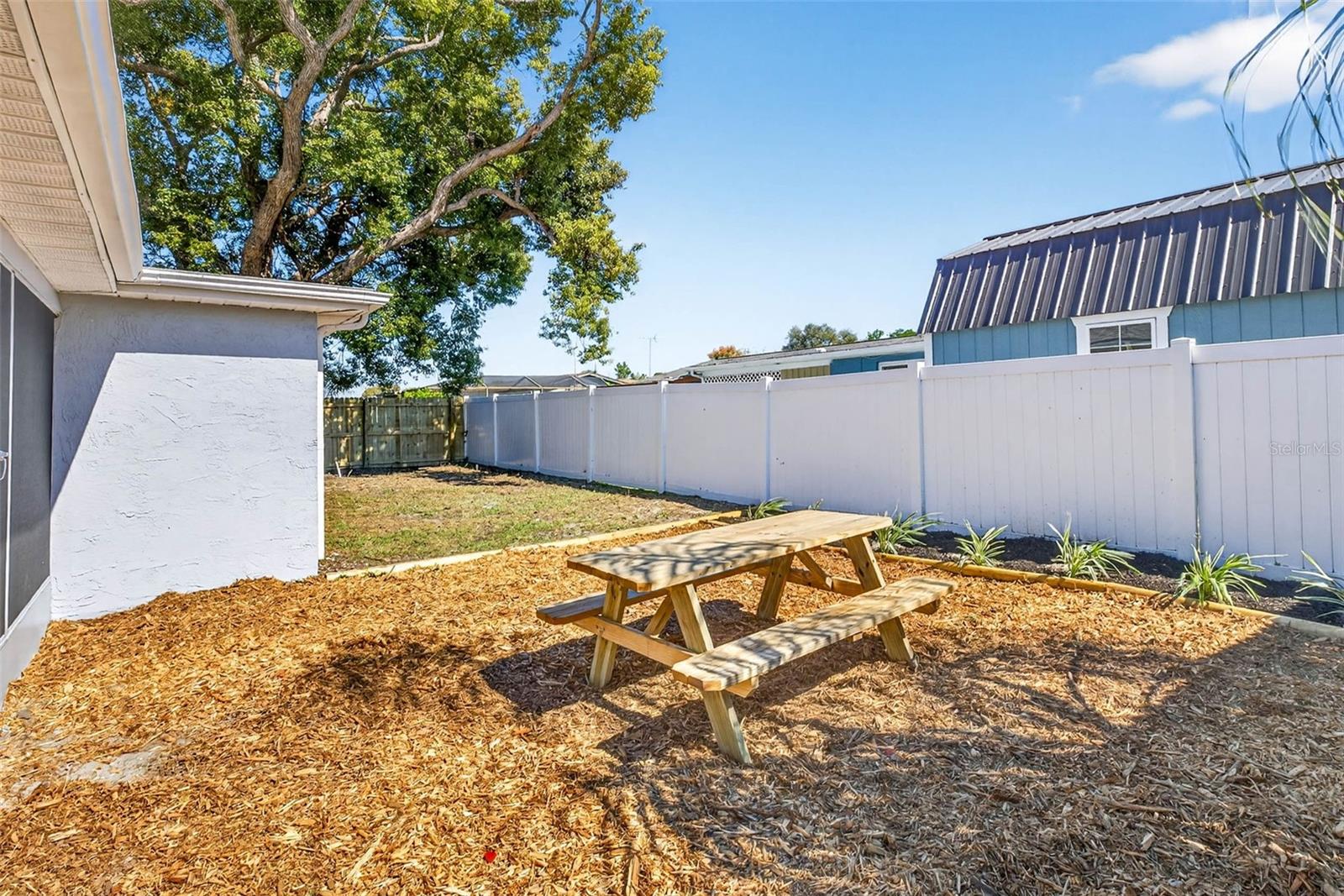 Image 21 of 26 For 11120 Tamarix Avenue