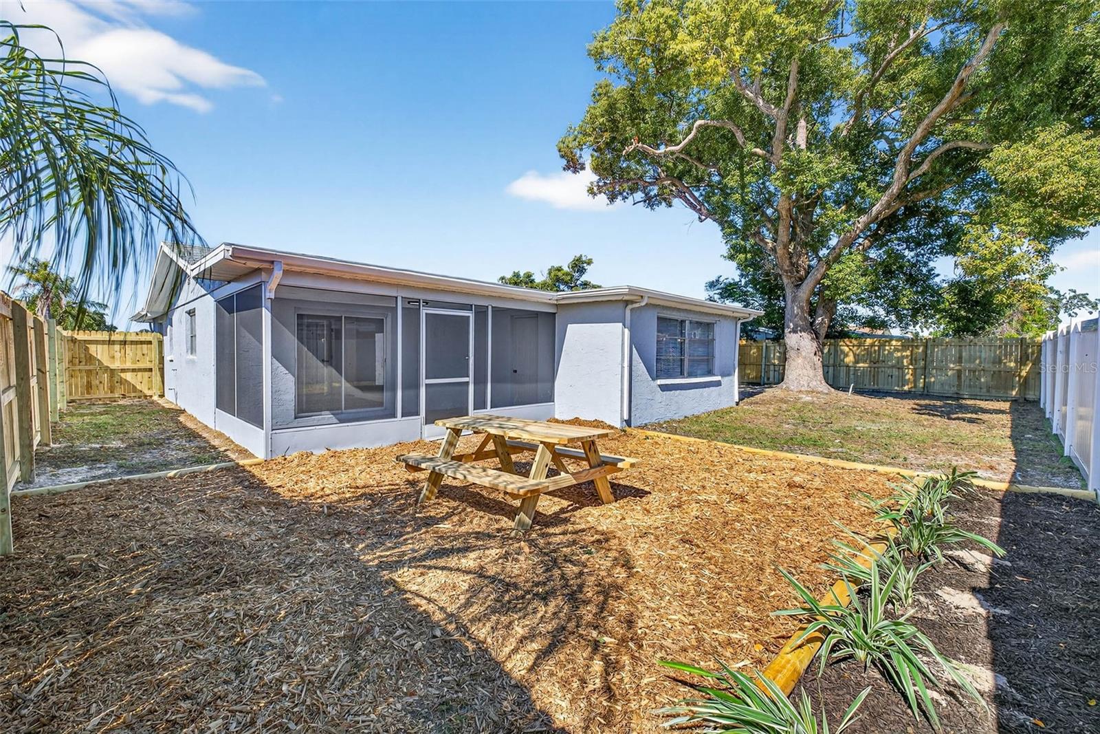 Image 22 of 26 For 11120 Tamarix Avenue