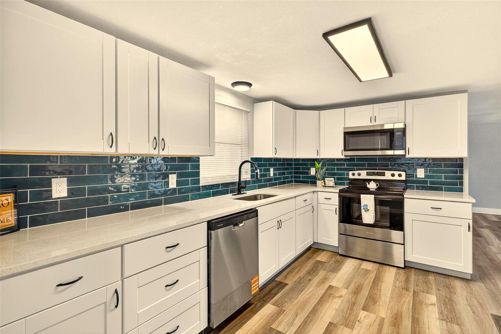 Image 3 of 26 For 11120 Tamarix Avenue