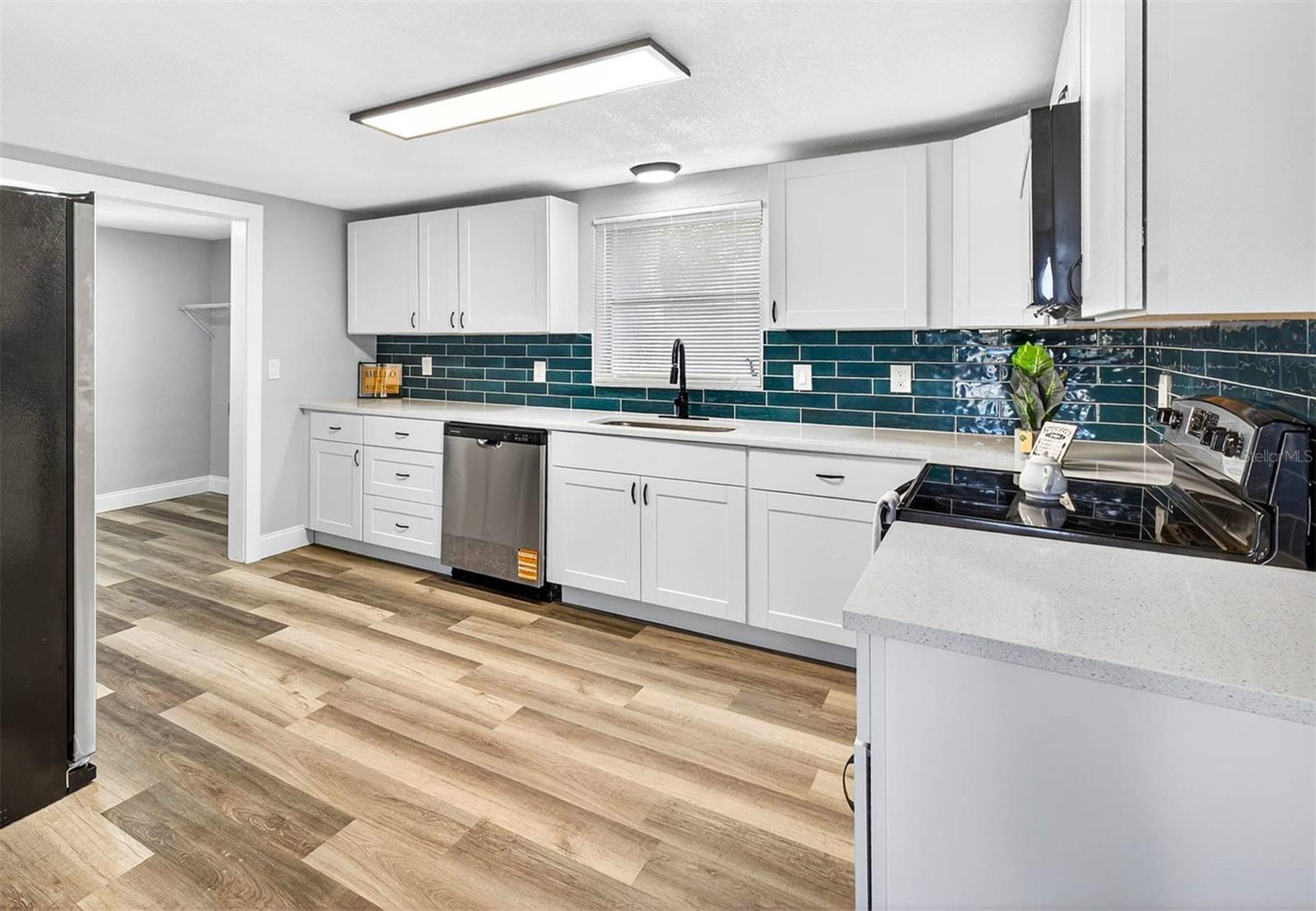 Image 9 of 26 For 11120 Tamarix Avenue