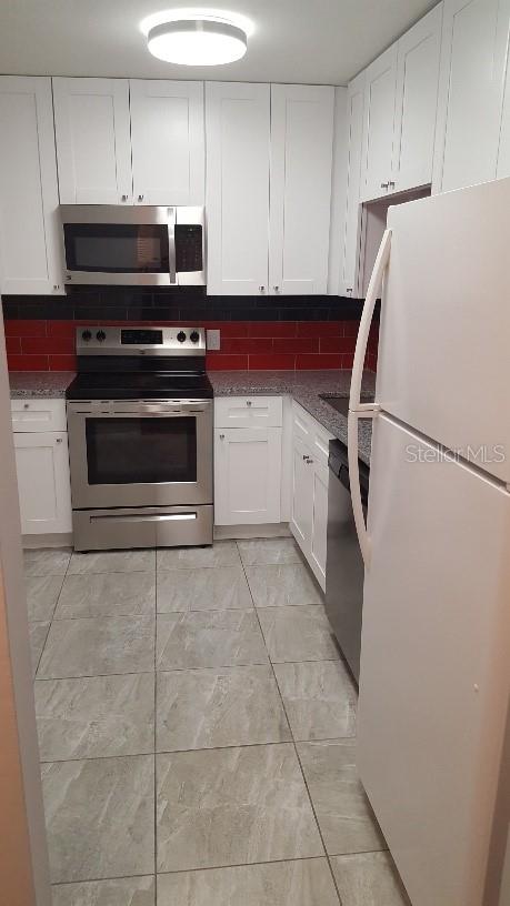 Image 4 of 13 For 4606 Gray Street 105