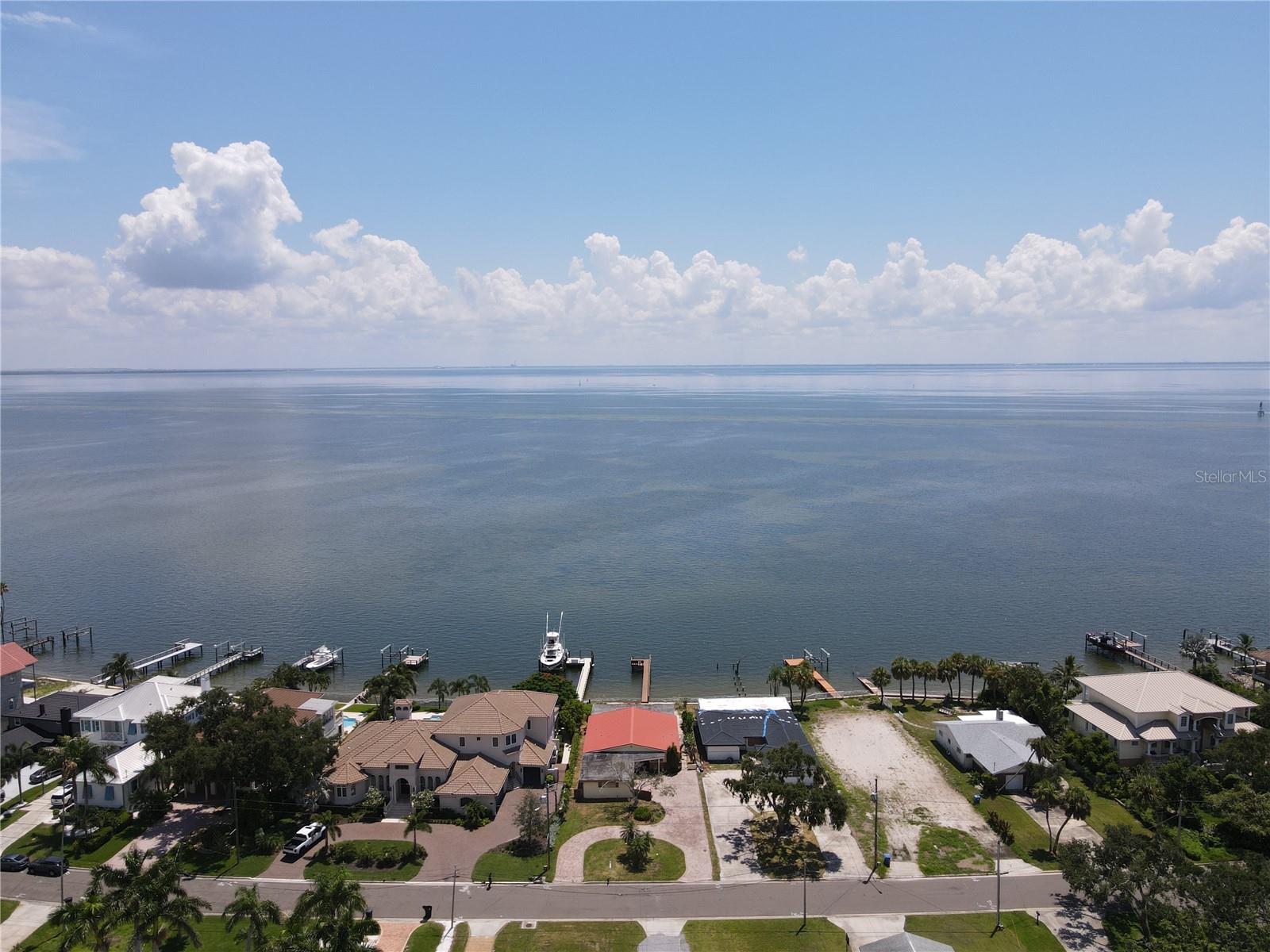 Image 24 of 41 For 3227 Bayshore Boulevard Ne