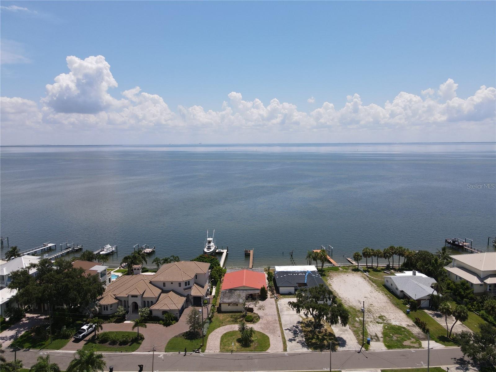 Image 25 of 41 For 3227 Bayshore Boulevard Ne