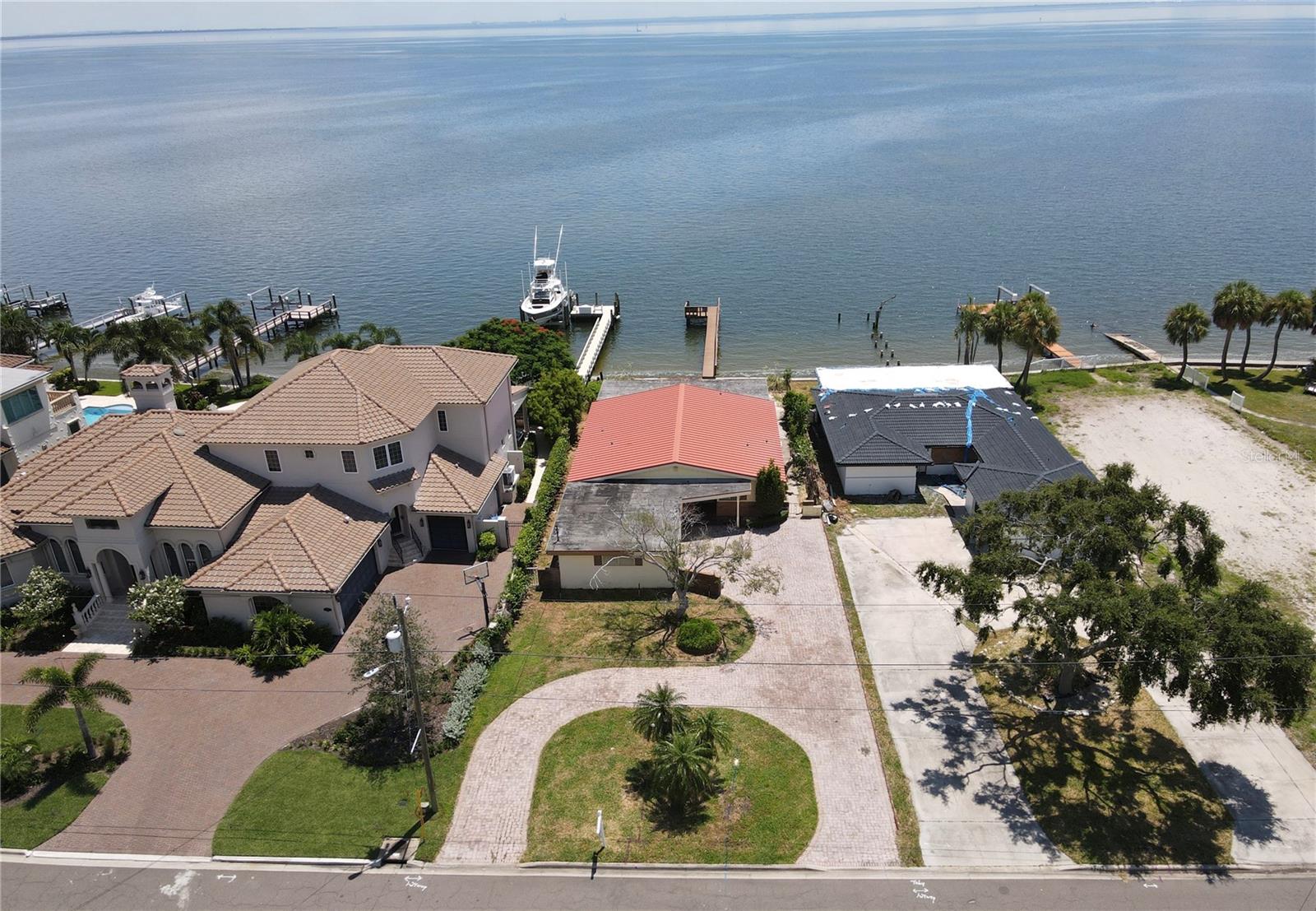 Image 27 of 41 For 3227 Bayshore Boulevard Ne