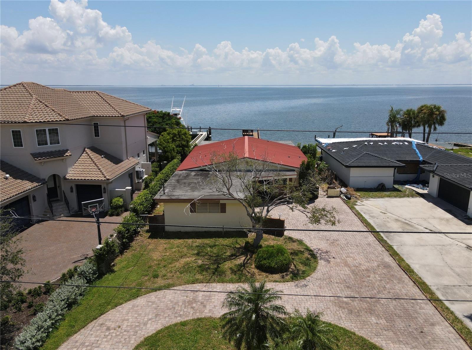 Image 28 of 41 For 3227 Bayshore Boulevard Ne