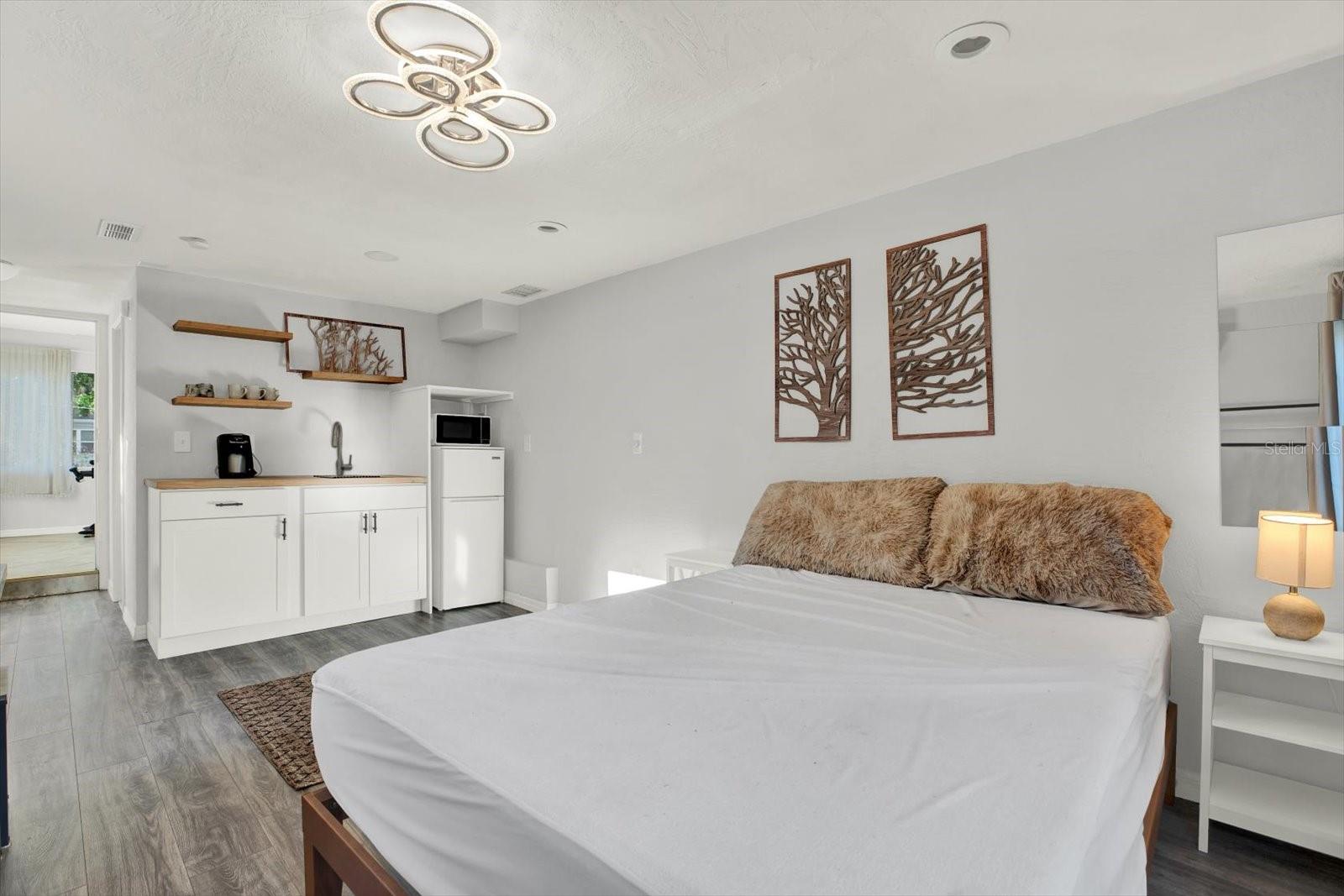 Image 3 of 7 For 5613 19th Avenue S