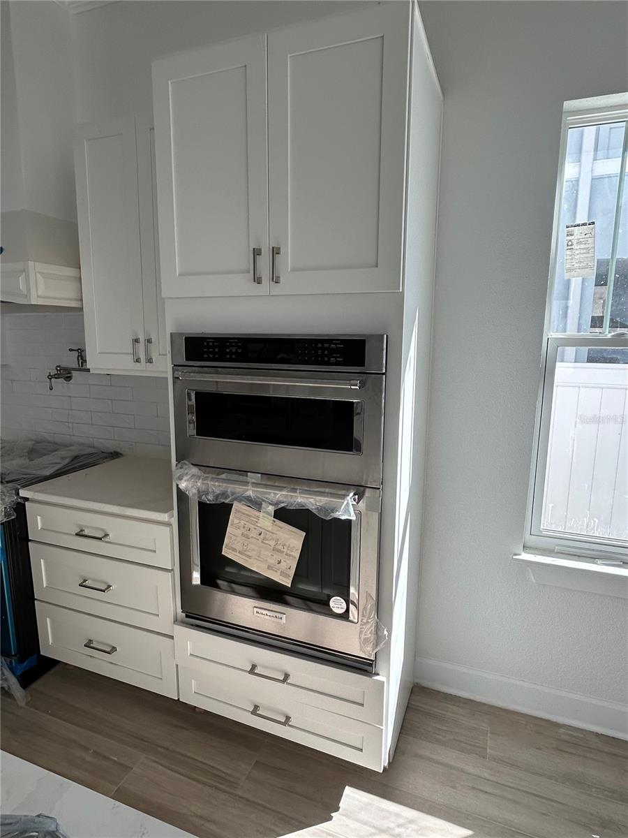 Listing photo id 24 for 862 46th Avenue N