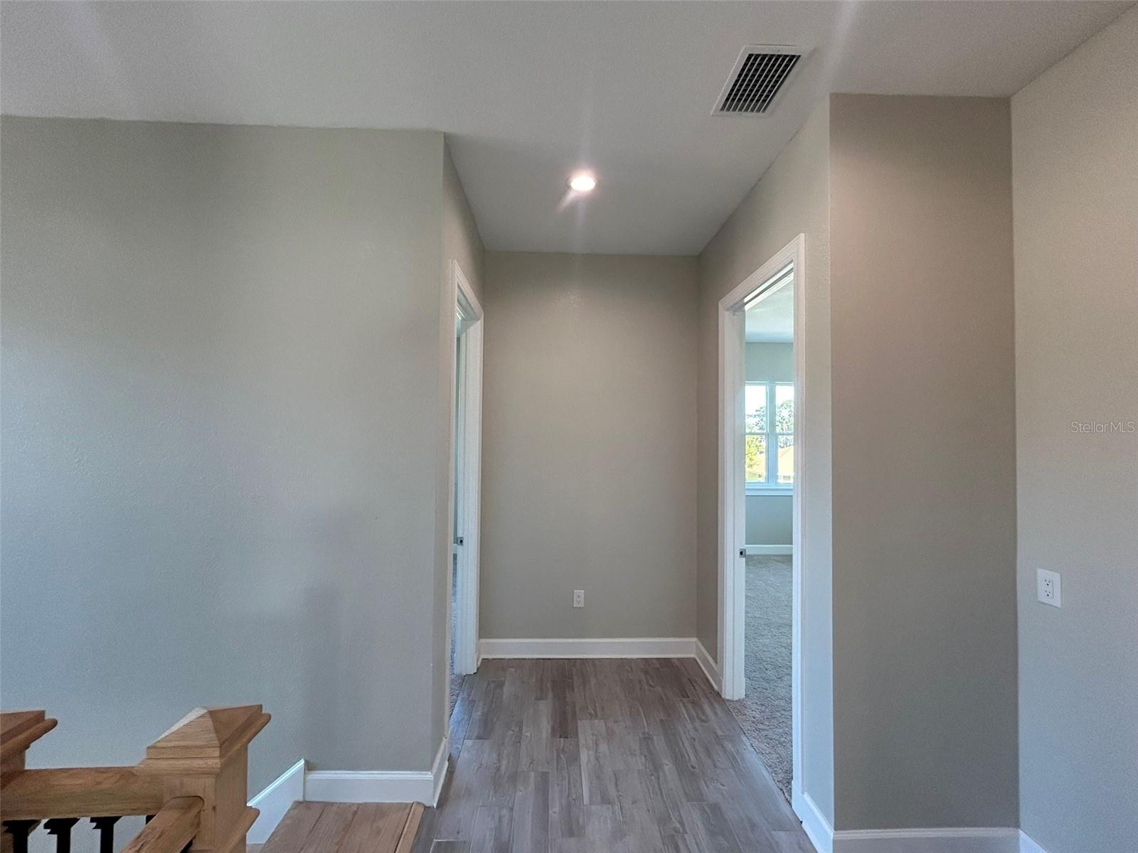 Listing photo id 31 for 862 46th Avenue N