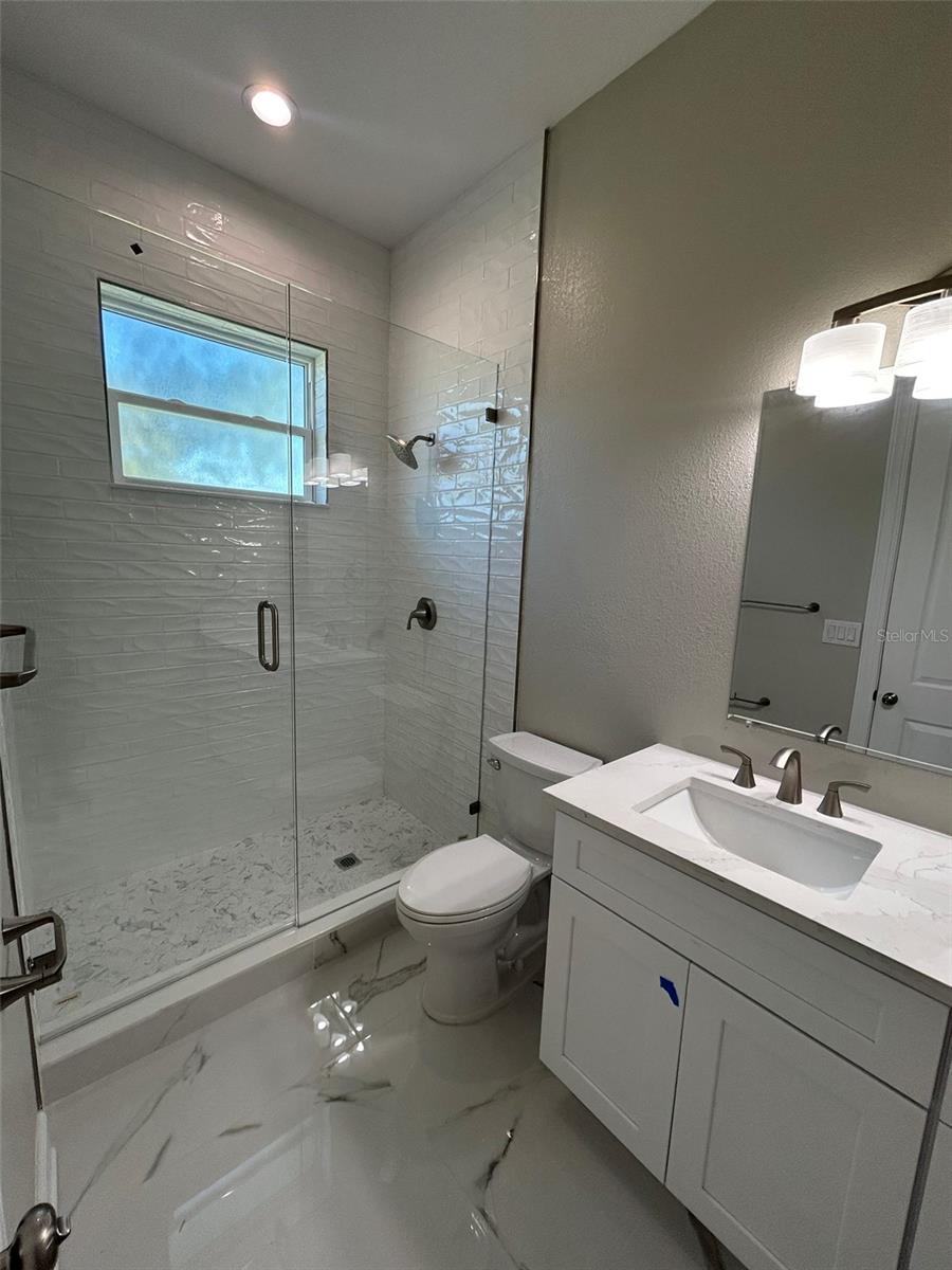 Listing photo id 43 for 862 46th Avenue N