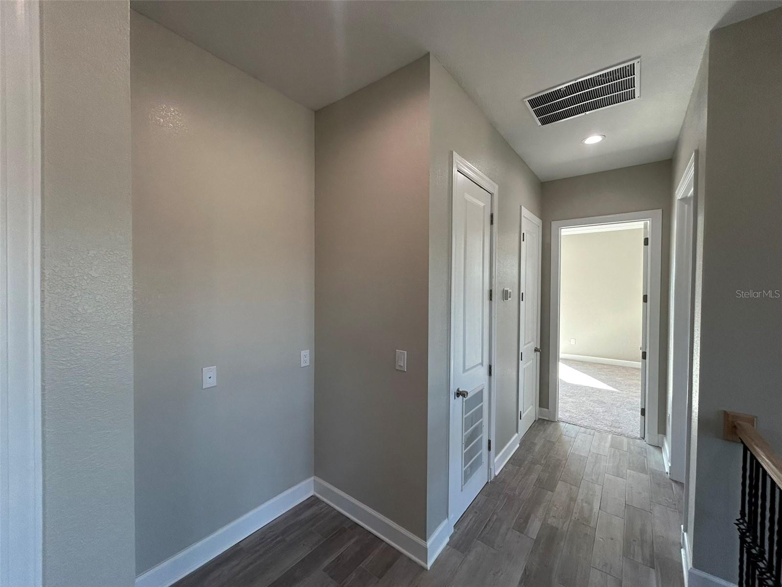 Listing photo id 44 for 862 46th Avenue N