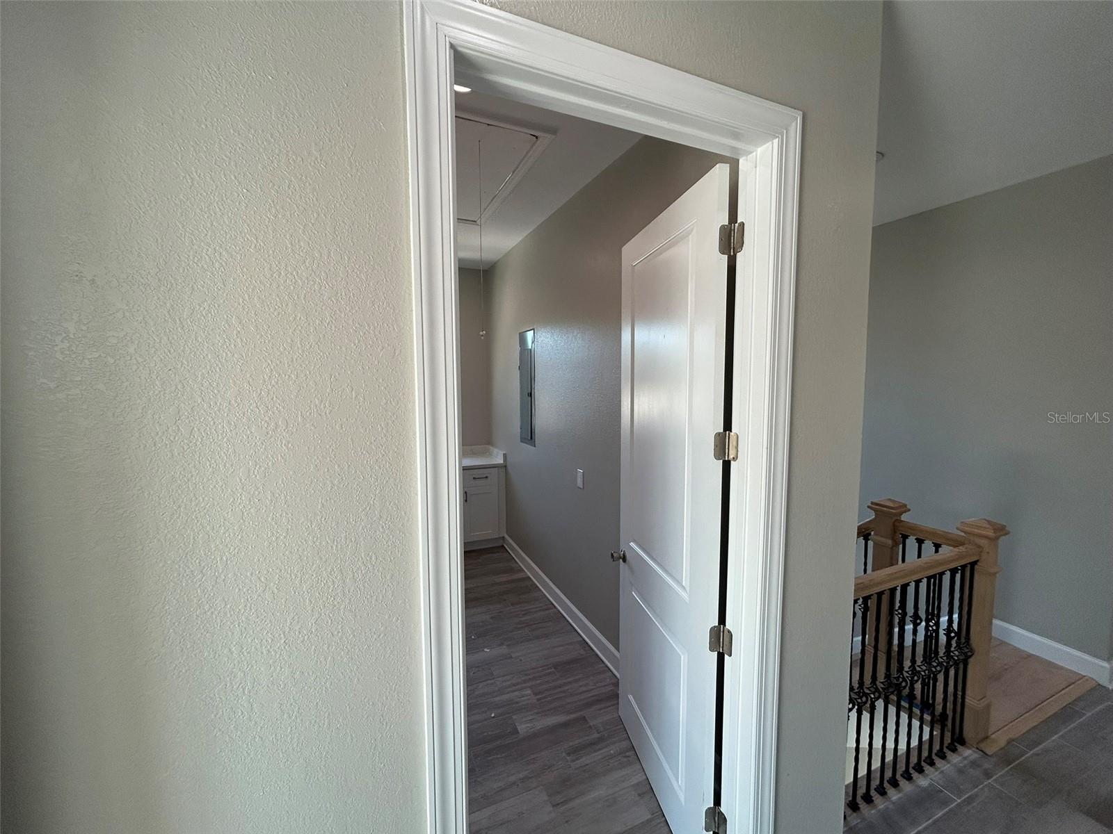 Listing photo id 45 for 862 46th Avenue N