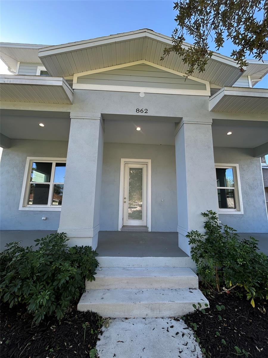 Listing photo id 3 for 862 46th Avenue N